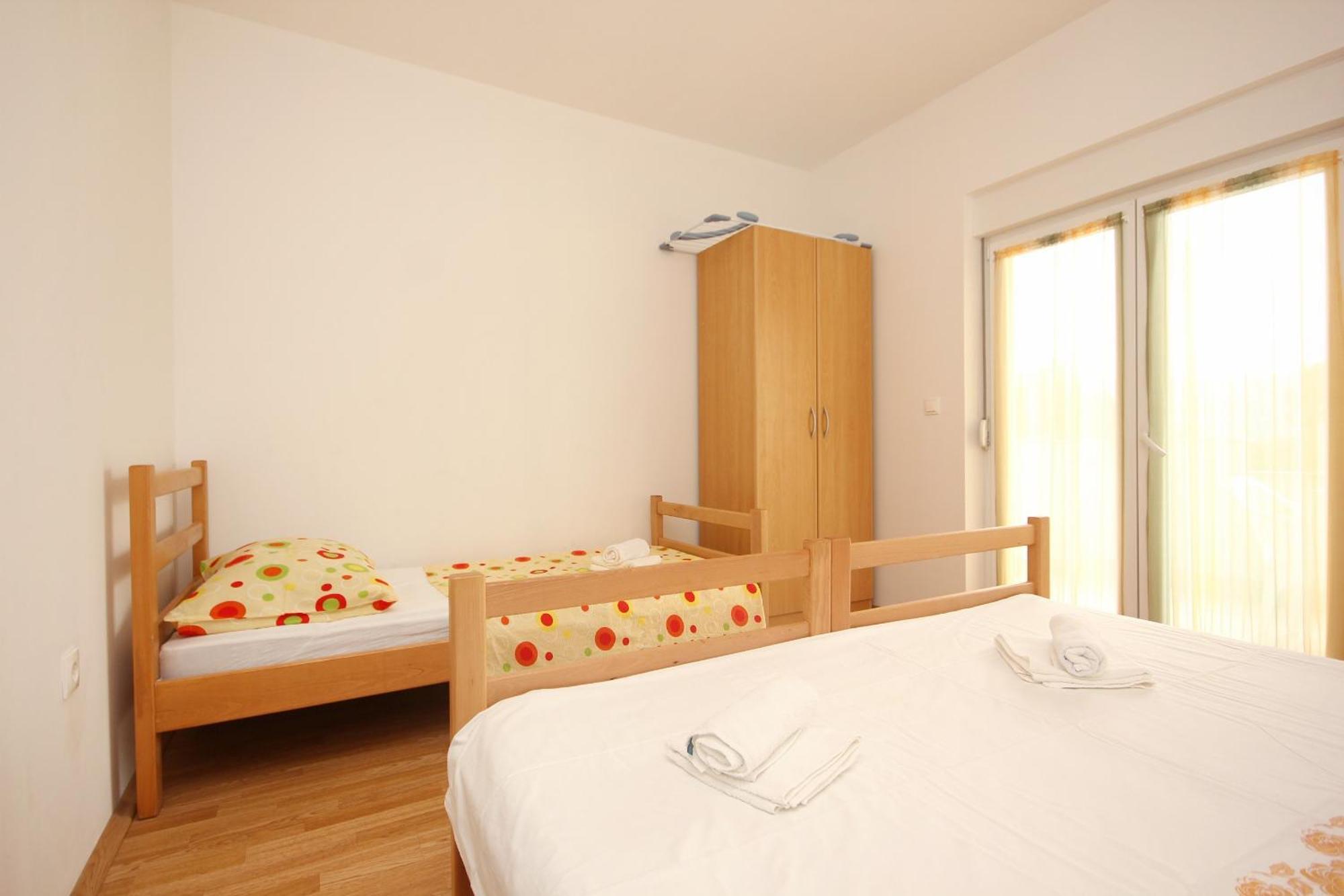 Apartments With A Parking Space Poljica, Trogir - 10010 Marina Rum bild